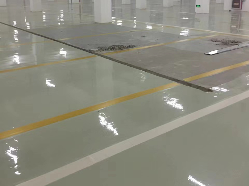 地下停車場地坪